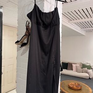 H&M Elegant Black Garment